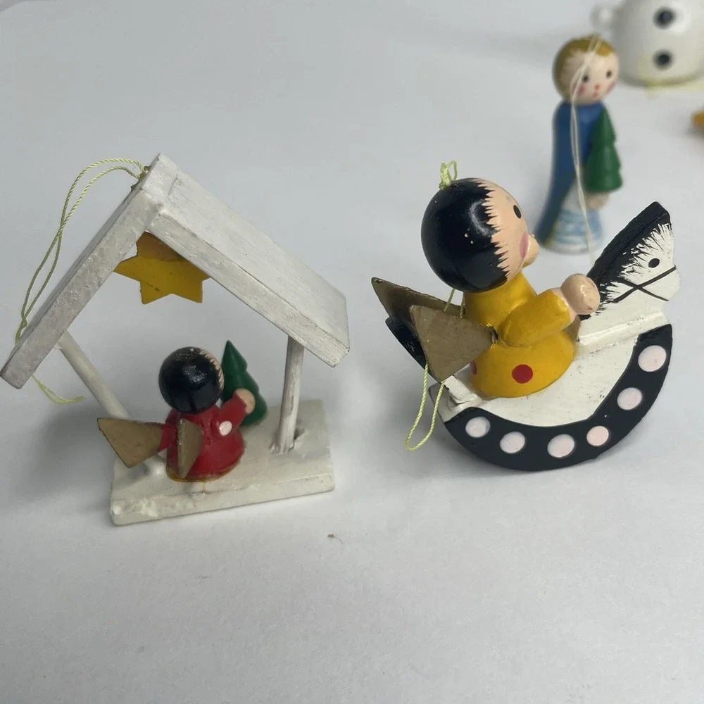 Vintage Set Of 21 Wooden Hanging Christmas Ornaments Some Have Damage See‎ Pics